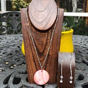 Necklace and earring set